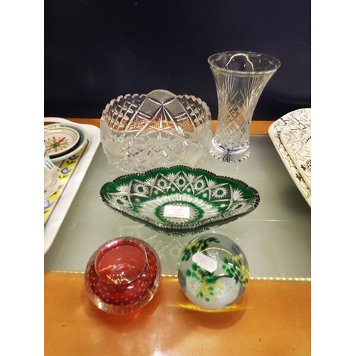 94 - A mixed selection of glass ware to include a Maltese paperweight