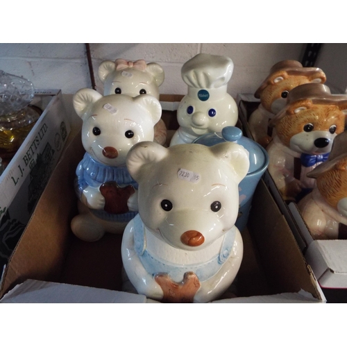 377 - A selection of cookie jars (5)