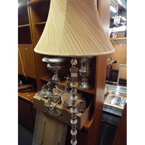 498 - A brushed brass and glass five branch electrolier, a standard lamp and two matching table lamps