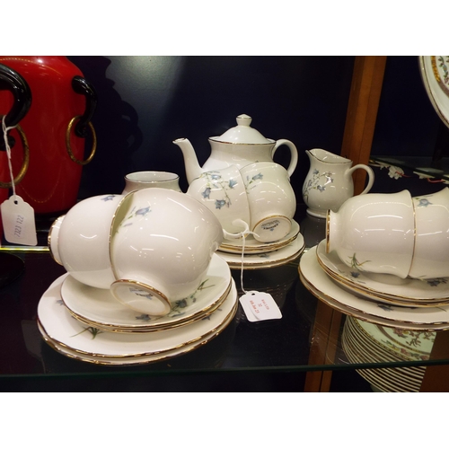32 - A Saddler 'Wellington' tea set comprising six cups, saucers, side plates, tea pot, milk jug and suga... 