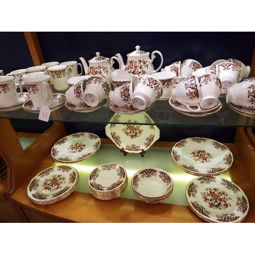 40 - A Colclough bone china dinner and tea set with Imari decoration