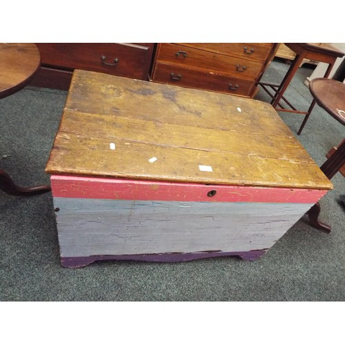 531 - A vintage oak top blanket box with painted decoration