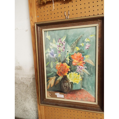 476 - A framed and glazed watercolour depicting a vase of flowers, signed lower right Rehsayere