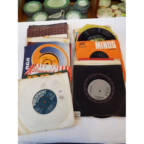 79 - A mixed selection of 45rpm to include 'Adam Faith', 'The Shadows', 'Elvis Presley' etc