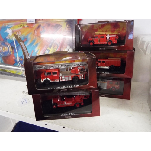 377 - Five boxed as new Atlas Edition fire engines to include 'Mercedes-Benz 4549', 'Volvo BII', 'Leyland ... 