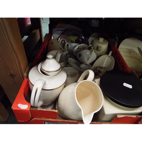 304 - A box of assorted china to include Spode tea-pot