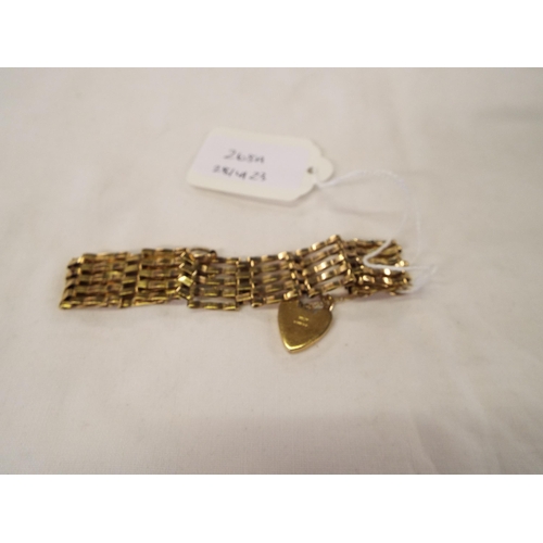 268A - A 9ct gold S bar gate bracelet and lock 11.8g