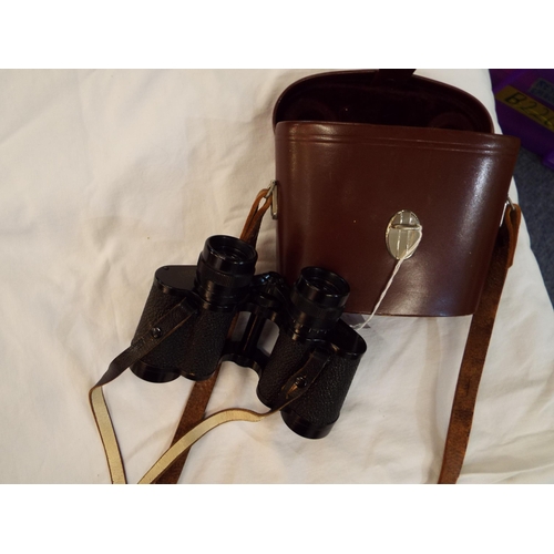 133 - A pair of Carl Zeiss Jena 8 x 30 binoculars in leather case