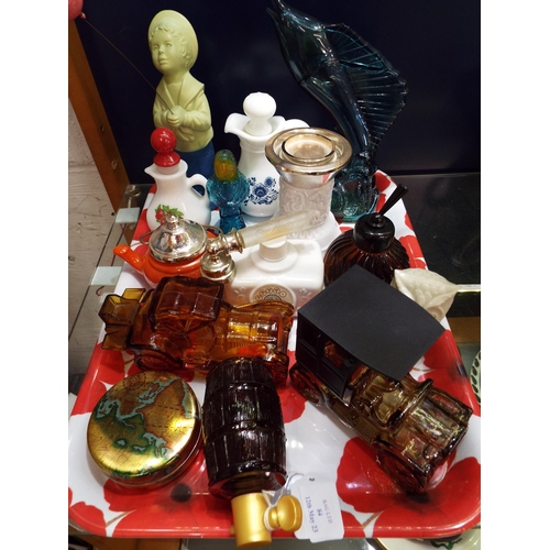 84 - A mixed selection of vintage Avon perfume/aftershave bottles to include cars, balloon boy, tea-pot, ... 