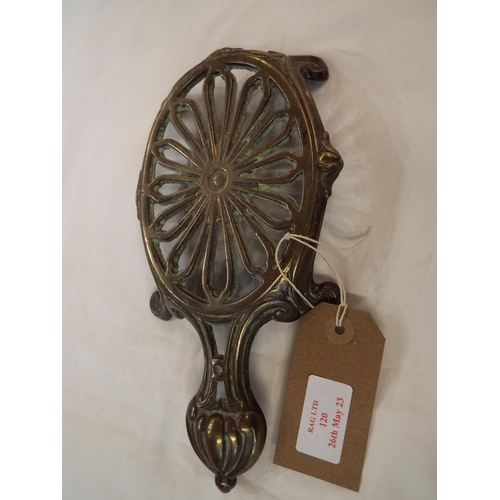 120 - A vintage brass trivet