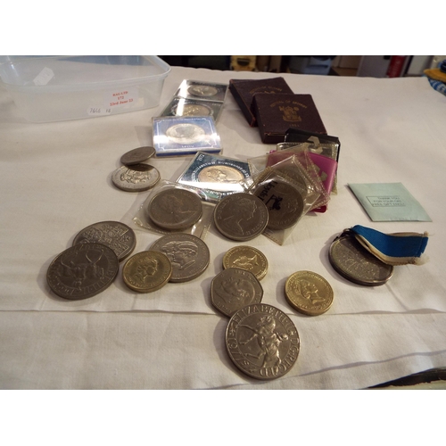 172 - A mixed selection of commemorative and Festival of Britain coinage