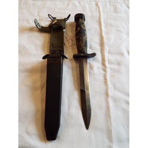 142 - A US Combat knife