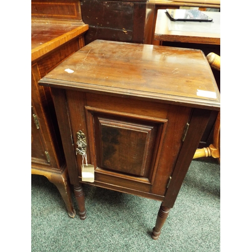 571 - A mahogany bedside cabinet