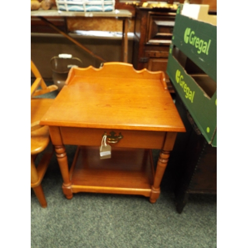 589 - A cherry wood effect side table