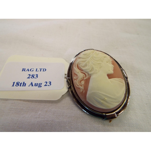 283 - A white metal mounted cameo brooch
