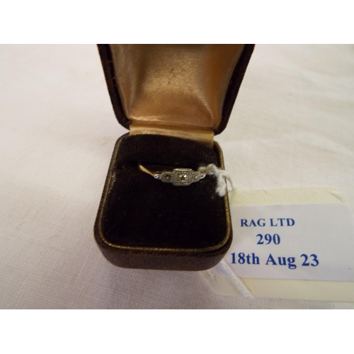 290 - An 18ct gold art deco ring inset with diamonds (one stone missing), size K