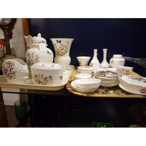 127 - A mixed selection of Wedgwood, Minton, Spode and Aynsley china to include vases, pin dishes, lidded ... 