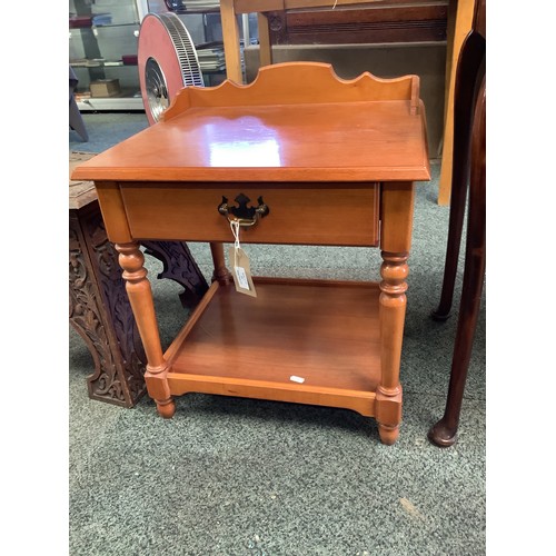 547 - A cherry wood effect side table