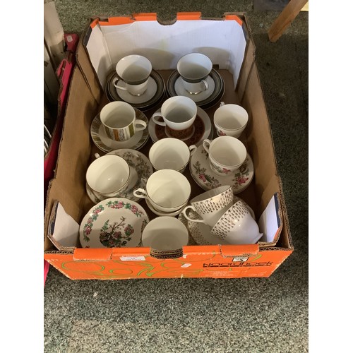 338 - A mixed selection of assorted cabinet cups and saucers to include Wedgwood 'Sandon', Royal Doulton '... 