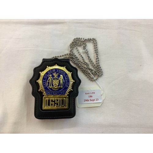 186 - A New York Police Department detective's badge and leather holder