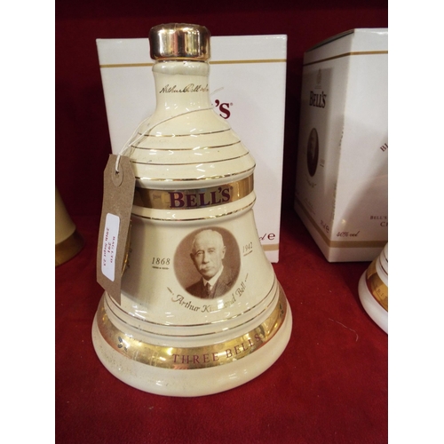 291 - A unopened boxed Bells Whisky decanter commemorating Christmas 2010