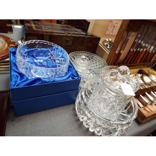 356 - A selection of crystal glass to include fruit bowls and biscuit barrel