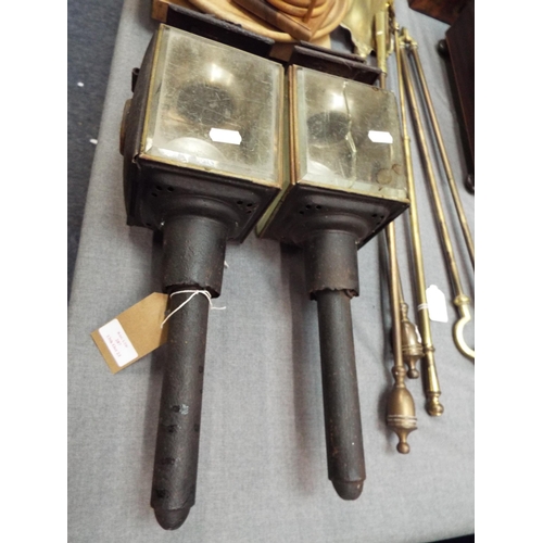 287 - A pair of vintage coaching lamps (one glass A/F)