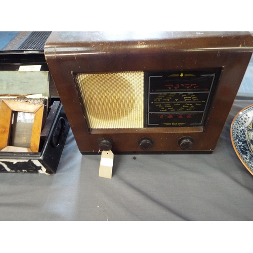 481 - A vintage wooden Bush radio