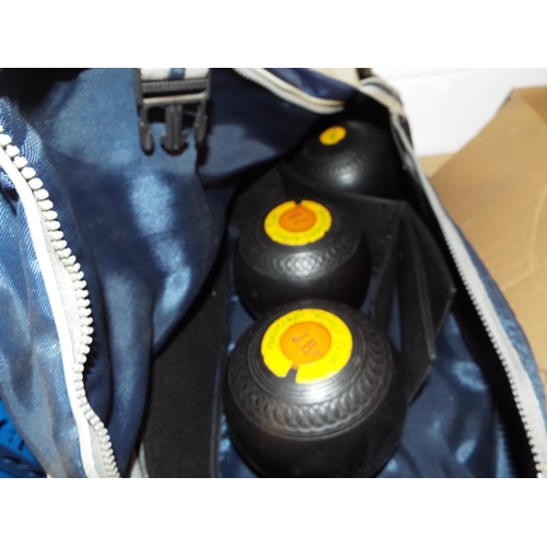 376 - A set of four size 3 Peasmarsh bowling balls