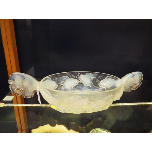 39 - A 1930's Venpaye of France opalescent glass fish bowl signed to base, small chip to handle