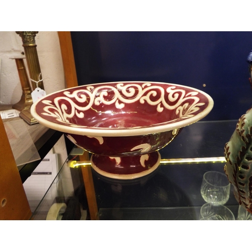 136 - A vintage burgundy and cream decorative fruit bowl