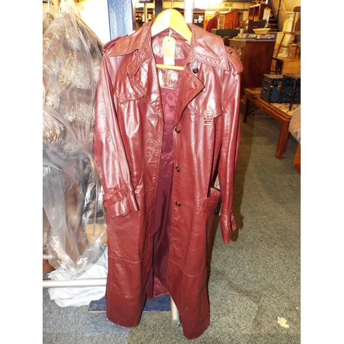 391 - A vintage burgundy full length leather coat size 12