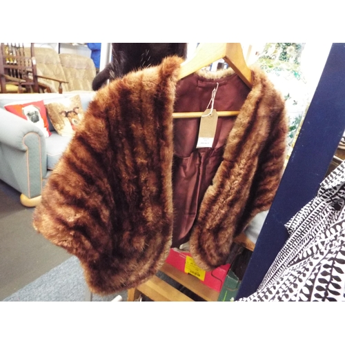 373 - A vintage fur stole