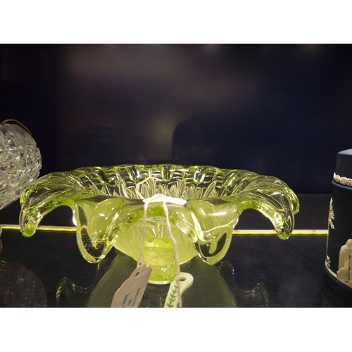 45 - An uranium glass table centre piece