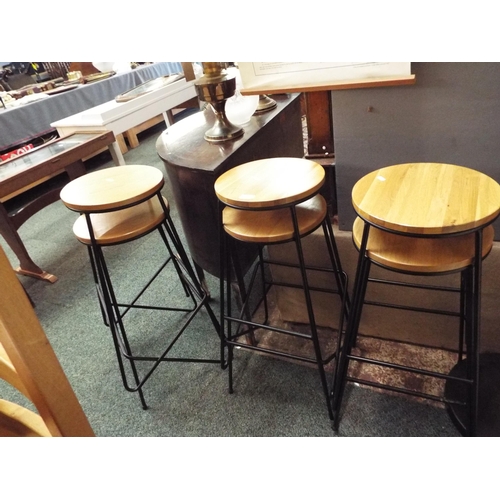 511 - Six beech top and metal bistro stools