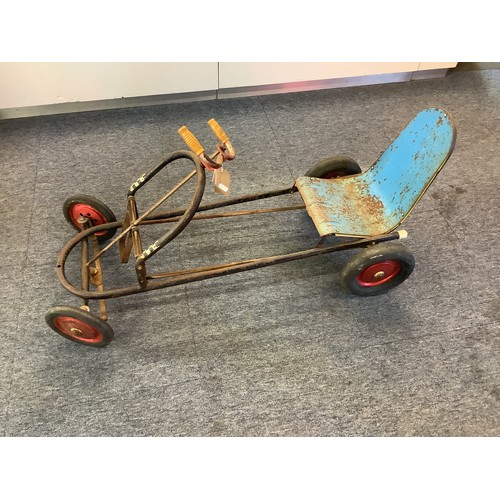 306 - A vintage 1960/70's metal pedal Go-kart