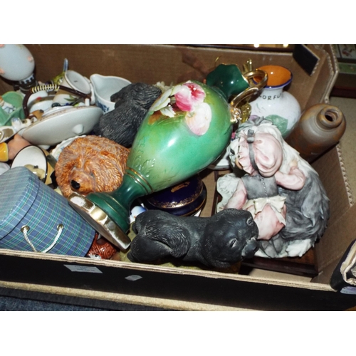 500 - A box of assorted ornaments and china to include vases, jugs, lamp etc