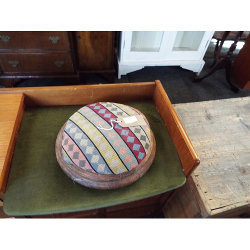 518 - A Victorian foot stool