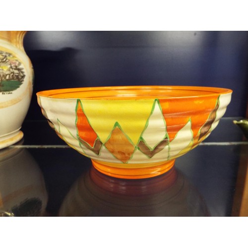 22 - A Clarice Cliff original Bizarre pattern fruit bowl 9 1/2