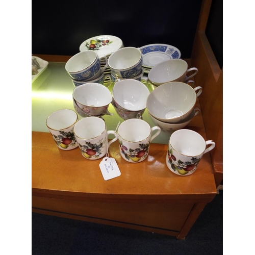 121 - A mixed selection of cups and saucers to include Woods & Son, Royal Grafton etc