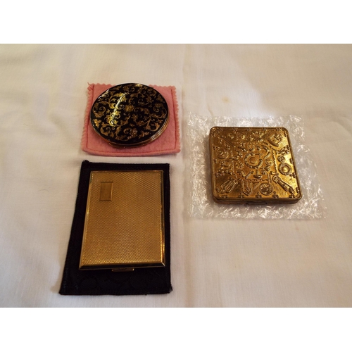 211 - Three vintage ladies compacts
