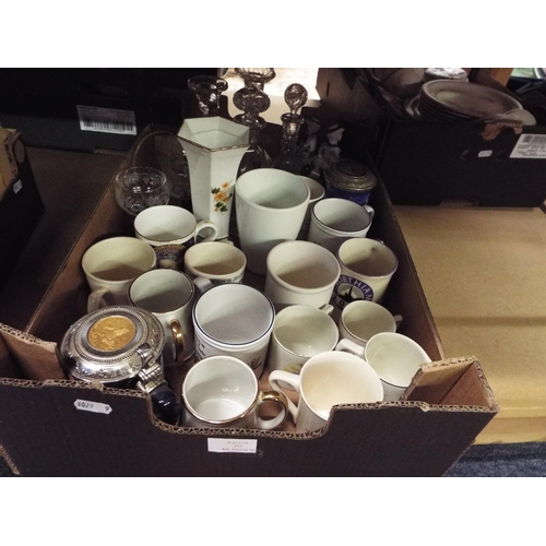 355 - A mixed selection of assorted mugs to include commemorative examples