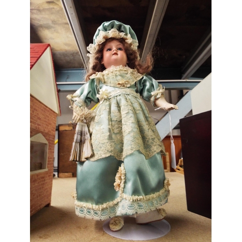 474 - A vintage 13.5” Armand Marseille Floradora A 3/0 M German bisque head doll in period outfit (not ori... 