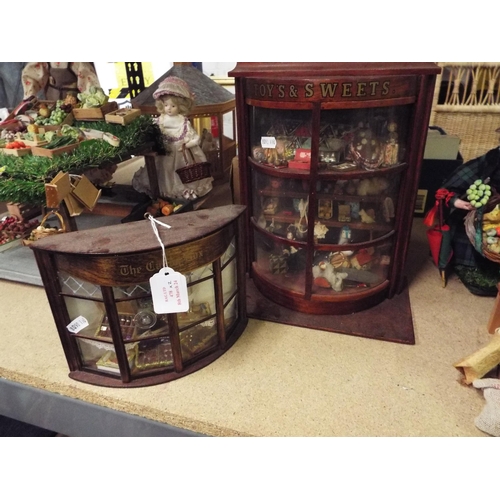 478 - Two dioramas of sweet shop windows, 16 and 30 cm high