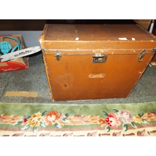 521 - A vintage shipping trunk
