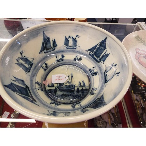 39 - An Iden Pottery bowl with RX fishing boats and clipper decoration signed by Richard Horner