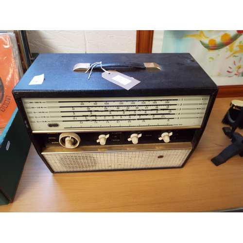 528 - A vintage Pye radio