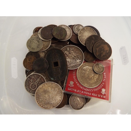 167 - A mixed selection to include American silver dollar, crowns, florins, cartwheel pennies, six pence's... 