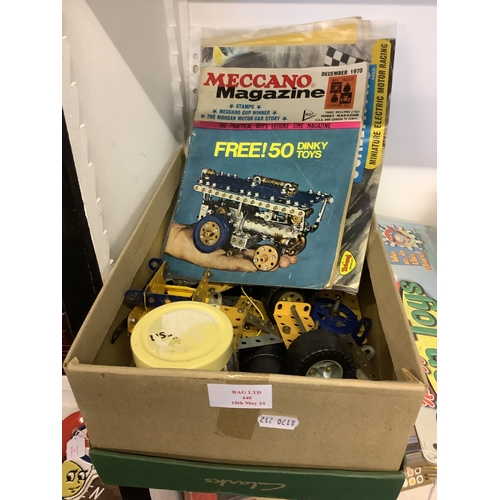 440 - A box of vintage Meccano