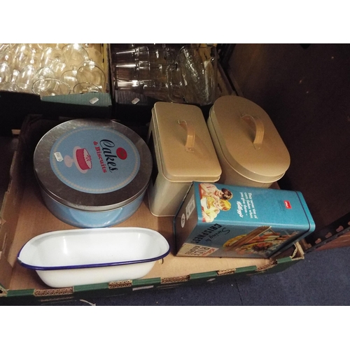 524 - A mixed selection of assorted tins